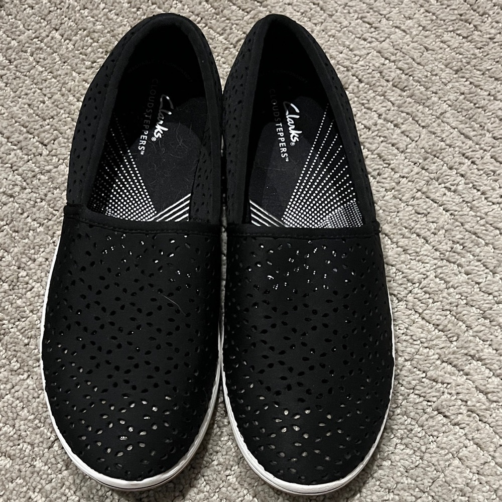 Clarks Cloudsteppers Black Perforated Slip-Ons 8 1/2